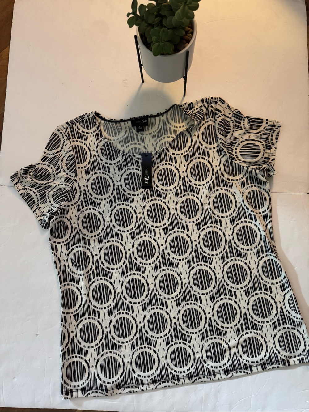 East 5th Black & White Circle-Print Short Sleeve Tee